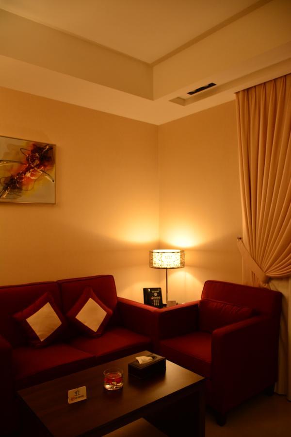 Home Inn Hotel Suites Khobar Exterior foto